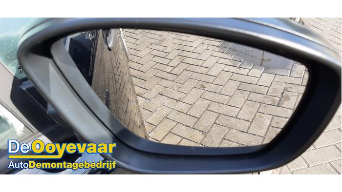 Außenspiegel rechts van een Peugeot 208 I (CA/CC/CK/CL) 1.0 Vti 12V PureTech 2014