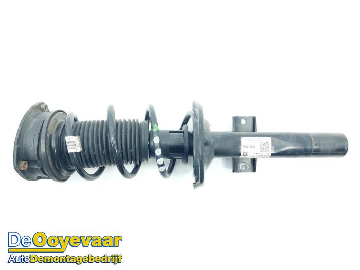 Front shock absorber rod, right from a Volkswagen Polo VI (AW1) 1.0 TSI 12V 2018