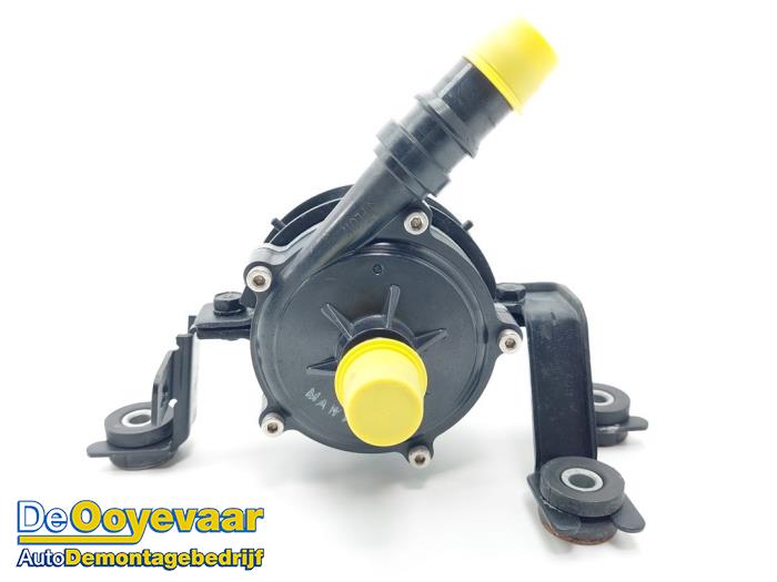 Begagnade Extra vattenpump Hyundai Ioniq 1.6 GDI 16V Hybrid Pris € 79,99 Marginaltabell erbjuds av Autodemontagebedrijf De Ooyevaar