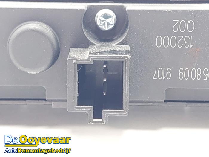 Interruptor PDC de un Mercedes-Benz Vito (447.6) 2.2 116 CDI 16V 2019