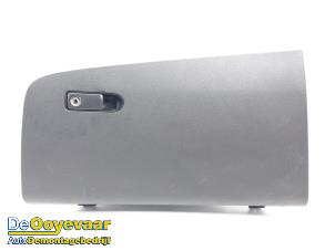 Used Glovebox Mercedes Vito (447.6) 2.2 116 CDI 16V Price € 49,99 Margin scheme offered by Autodemontagebedrijf De Ooyevaar