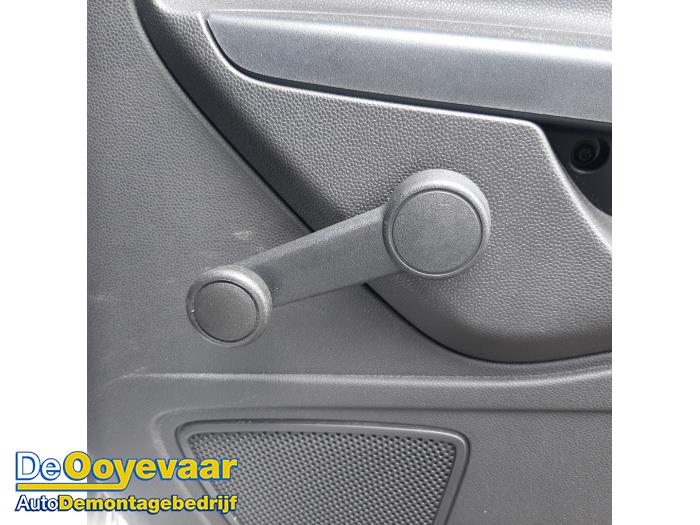 Puerta de 4 puertas izquierda detrás de un Ford Fiesta 6 (JA8) 1.0 Ti-VCT 12V 65 2016