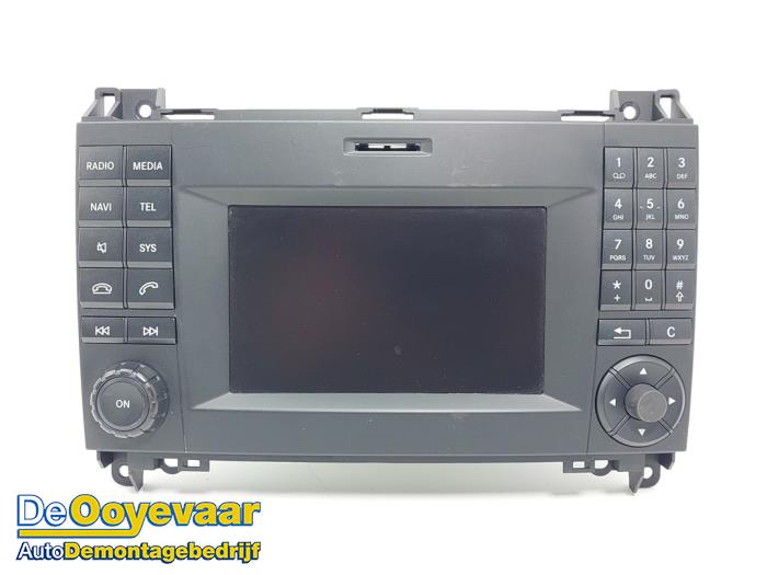 Controlador de pantalla multimedia de un Mercedes-Benz Vito (447.6) 1.6 111 CDI 16V 2018