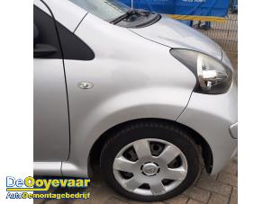 Used Front wing, right Toyota Aygo (B10) 1.0 12V VVT-i Price € 49,99 Margin scheme offered by Autodemontagebedrijf De Ooyevaar