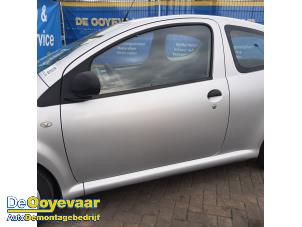 Used Door 2-door, left Toyota Aygo (B10) 1.0 12V VVT-i Price € 99,99 Margin scheme offered by Autodemontagebedrijf De Ooyevaar
