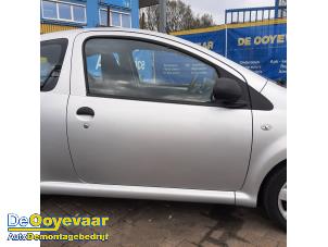 Used Door 2-door, right Toyota Aygo (B10) 1.0 12V VVT-i Price € 99,99 Margin scheme offered by Autodemontagebedrijf De Ooyevaar