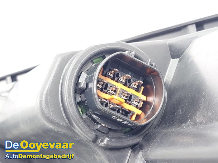 Scheinwerfer rechts van een Kia Picanto (TA) 1.2 16V 2016