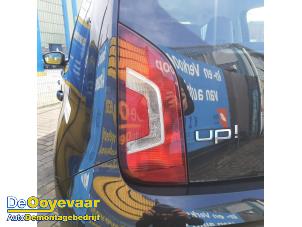Gebrauchte Rücklicht links Volkswagen Up! (121) 1.0 12V 60 Preis € 39,99 Margenregelung angeboten von Autodemontagebedrijf De Ooyevaar