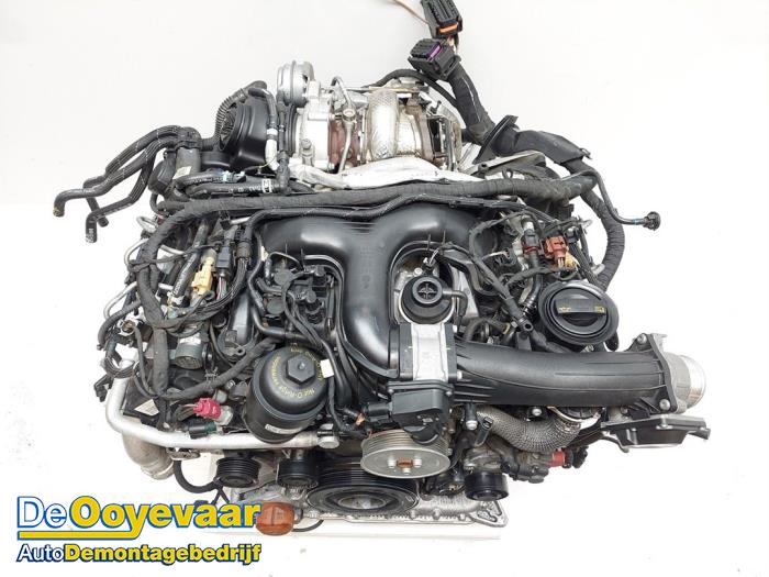 Engine from a Audi A6 Avant (C7) 3.0 TDI V6 24V biturbo Quattro 2017