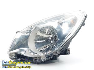 Używane Reflektor lewy Opel Agila (B) 1.0 12V Cena € 99,99 Procedura marży oferowane przez Autodemontagebedrijf De Ooyevaar