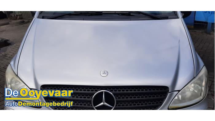 Bonnet from a Mercedes-Benz Vito (639.6) 2.2 109 CDI 16V 2007