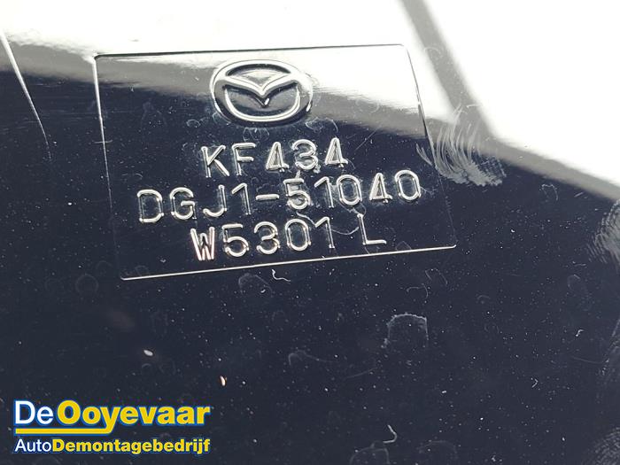 Phare gauche d'un Mazda CX-30 (DM) 2.0 e-SkyActiv-G 150 16V 2021