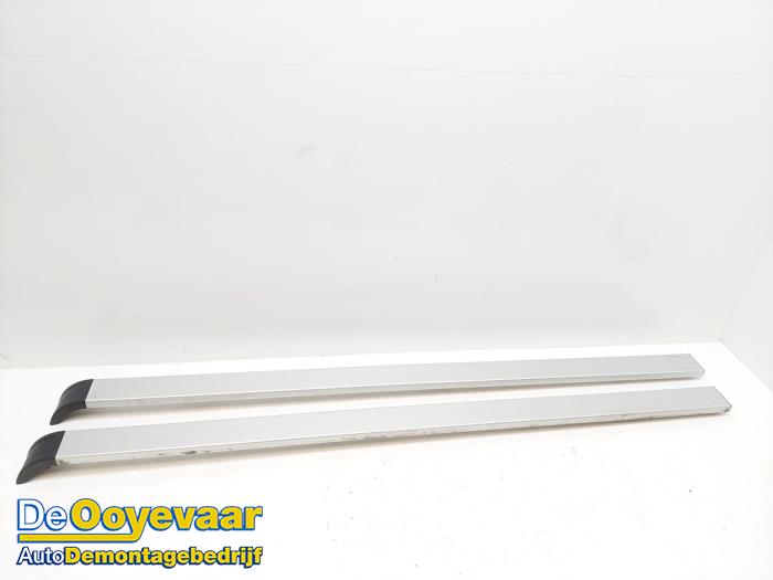 Używane Panel boczny Renault Master III (EV/HV/UV/VA/VB/VD/VF/VG/VJ) 2.3 dCi 145 16V FWD Cena € 99,99 Procedura marży oferowane przez Autodemontagebedrijf De Ooyevaar