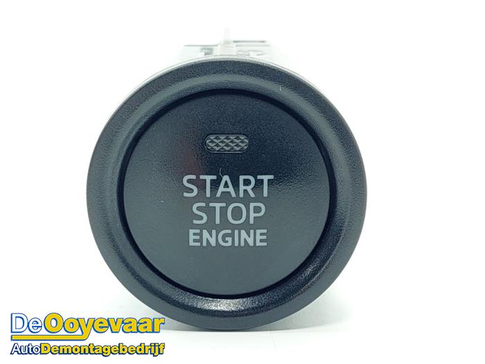 Używane Przelacznik Start/Stop Mazda 2 (DJ/DL) 1.5 SkyActiv-G 90 Cena € 9,99 Procedura marży oferowane przez Autodemontagebedrijf De Ooyevaar