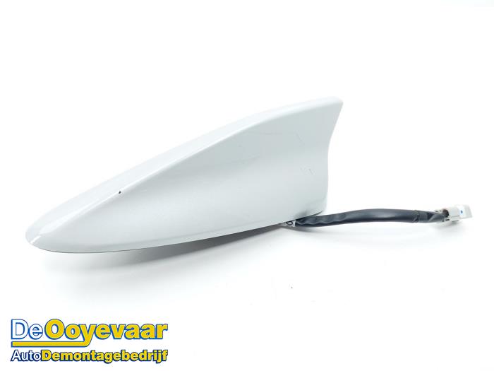 Używane Antena Mazda 2 (DJ/DL) 1.5 SkyActiv-G 90 Cena € 59,99 Procedura marży oferowane przez Autodemontagebedrijf De Ooyevaar