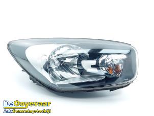 Used Headlight, right Kia Picanto (TA) 1.0 12V Price € 75,00 Margin scheme offered by Autodemontagebedrijf De Ooyevaar