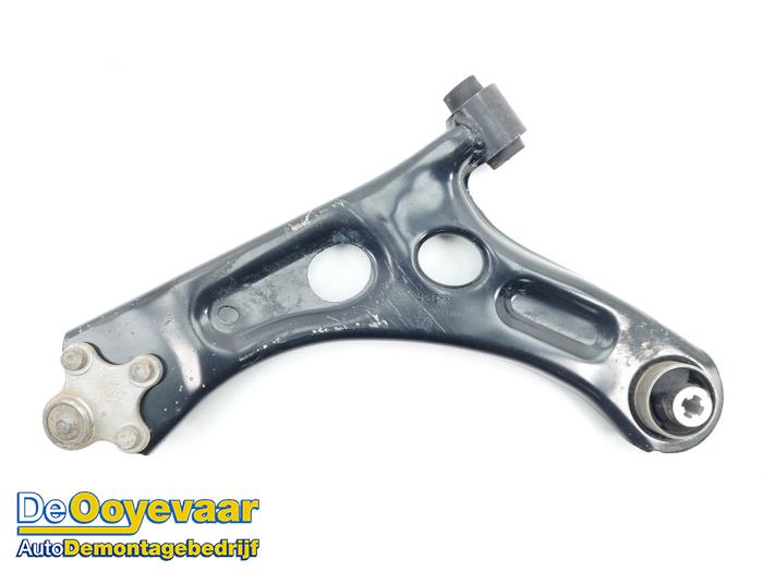 Front wishbone, right from a Opel Corsa F (UB/UH/UP) 1.2 12V 75 2022