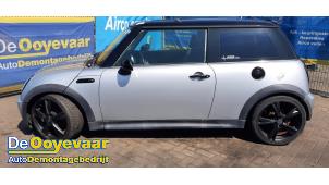 Used Door 2-door, left Mini Mini Cooper S (R53) 1.6 16V Price € 99,99 Margin scheme offered by Autodemontagebedrijf De Ooyevaar