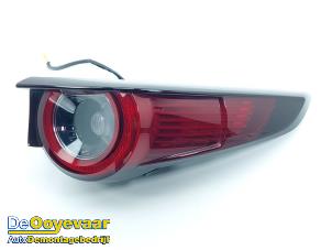 Używane Tylne swiatlo pozycyjne prawe Mazda CX-30 (DM) 2.0 e-SkyActiv-G 150 16V Cena € 249,99 Procedura marży oferowane przez Autodemontagebedrijf De Ooyevaar