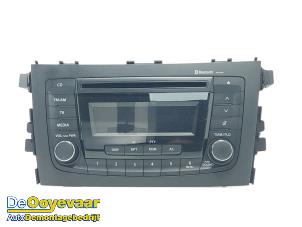 Usados Reproductor de CD y radio Suzuki Celerio (LF) 1.0 12V Dualjet Precio € 49,99 Norma de margen ofrecido por Autodemontagebedrijf De Ooyevaar