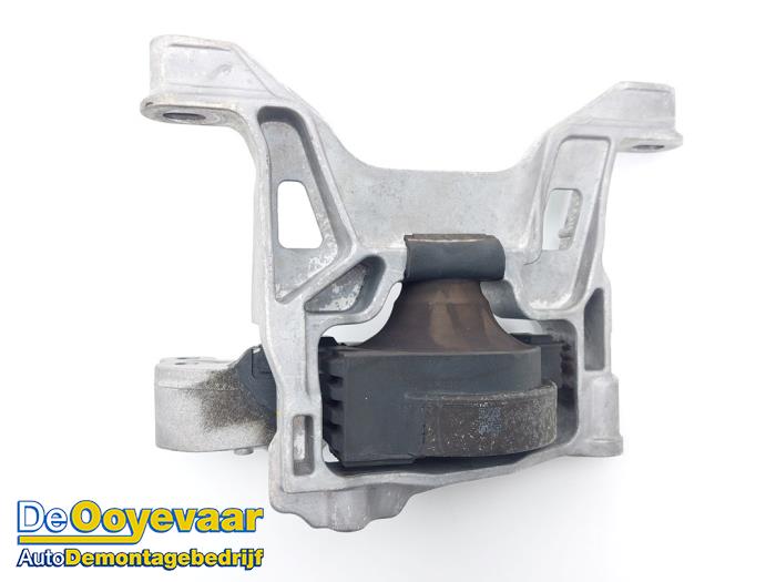 Used Engine mount Mazda CX-30 (DM) 2.0 e-SkyActiv-G 150 16V Price € 49,99 Margin scheme offered by Autodemontagebedrijf De Ooyevaar