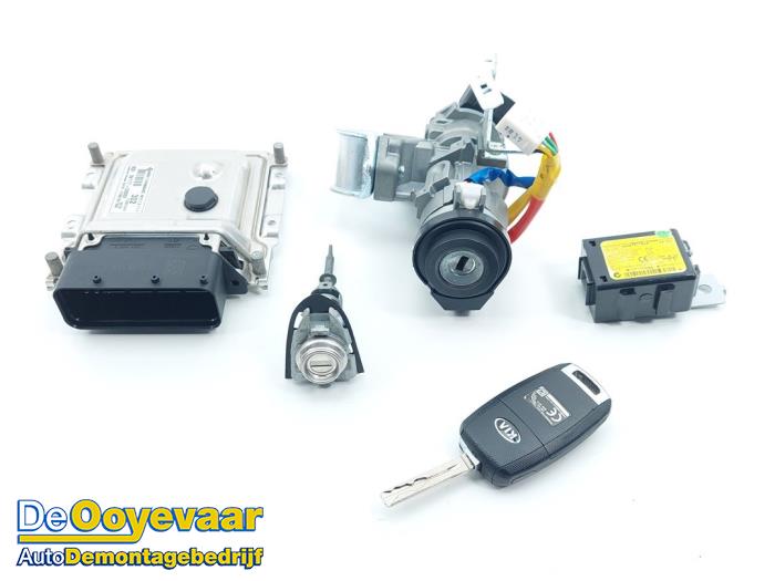 Used Ignition lock + computer Kia Rio III (UB) 1.2 CVVT 16V Price € 139,99 Margin scheme offered by Autodemontagebedrijf De Ooyevaar