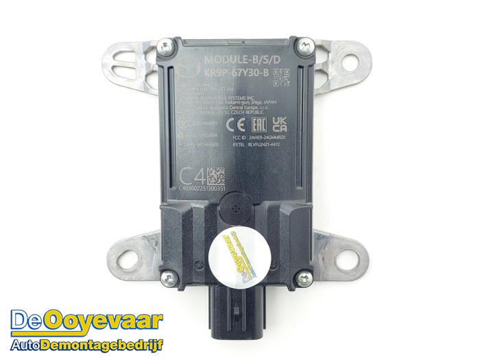 Begagnade Dödvinkelsensor Mazda CX-60 (KH) 2.5 e-SkyActiv PHEV Pris € 349,99 Marginaltabell erbjuds av Autodemontagebedrijf De Ooyevaar