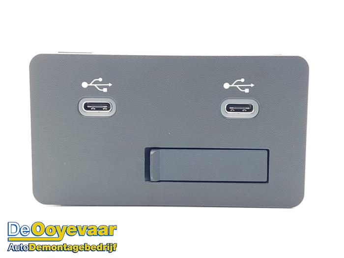 Używane Modul USB Mazda CX-60 (KH) 2.5 e-SkyActiv PHEV Cena € 75,00 Procedura marży oferowane przez Autodemontagebedrijf De Ooyevaar