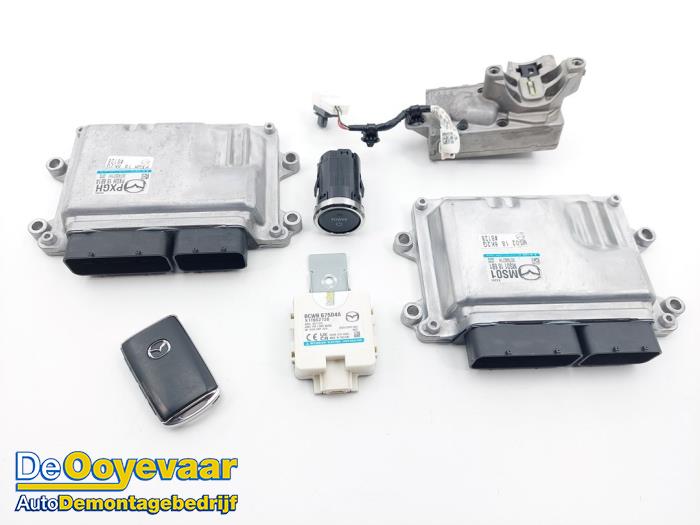 Used Ignition lock + computer Mazda CX-60 (KH) 2.5 e-SkyActiv PHEV Price € 449,99 Margin scheme offered by Autodemontagebedrijf De Ooyevaar