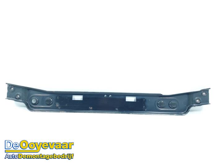 Lower radiator support