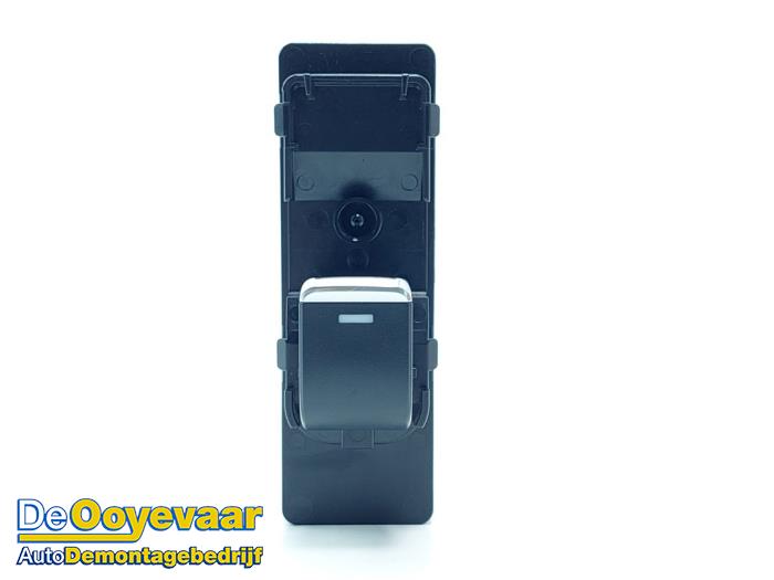 Usados Interruptor de ventanilla eléctrica Mazda 6 (GJ/GH/GL) 2.0 SkyActiv-G 165 16V Precio € 29,99 Norma de margen ofrecido por Autodemontagebedrijf De Ooyevaar