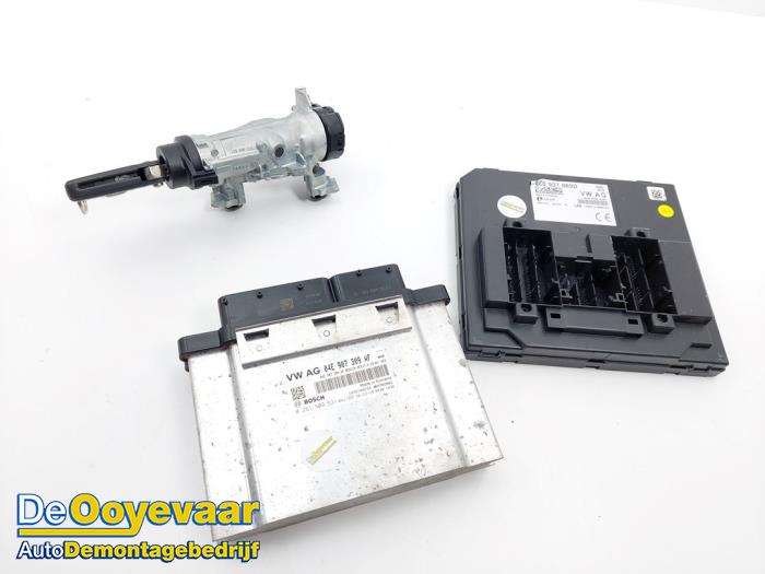 Used Ignition lock + computer Skoda Fabia III (NJ3) 1.2 TSI 16V Price € 149,99 Margin scheme offered by Autodemontagebedrijf De Ooyevaar