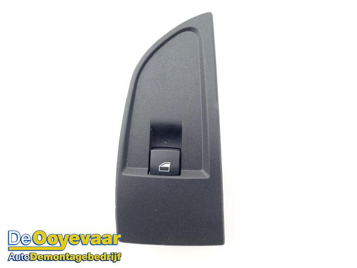 Usados Interruptor de ventanilla eléctrica BMW i3 (I01) i3 94Ah Precio € 5,00 Norma de margen ofrecido por Autodemontagebedrijf De Ooyevaar
