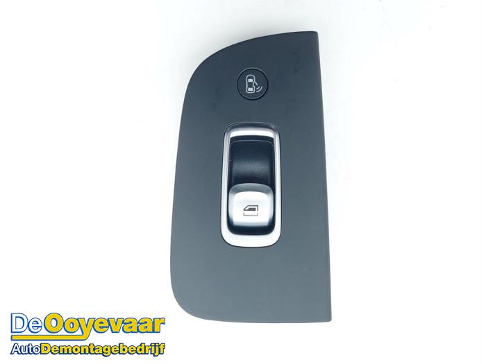 Usados Interruptor de ventanilla eléctrica MG Marvel R Luxury, Comfort 70 kWh Precio € 39,99 Norma de margen ofrecido por Autodemontagebedrijf De Ooyevaar