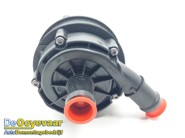Begagnade Extra vattenpump MG Marvel R Luxury, Comfort 70 kWh Pris € 45,00 Marginaltabell erbjuds av Autodemontagebedrijf De Ooyevaar
