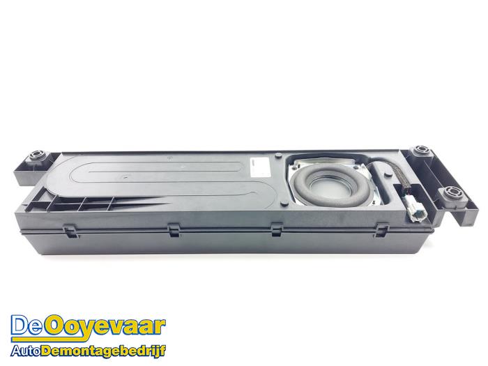 Używane Subwoofer Renault Clio IV (5R) 1.2 TCE 16V GT EDC Cena € 59,99 Procedura marży oferowane przez Autodemontagebedrijf De Ooyevaar