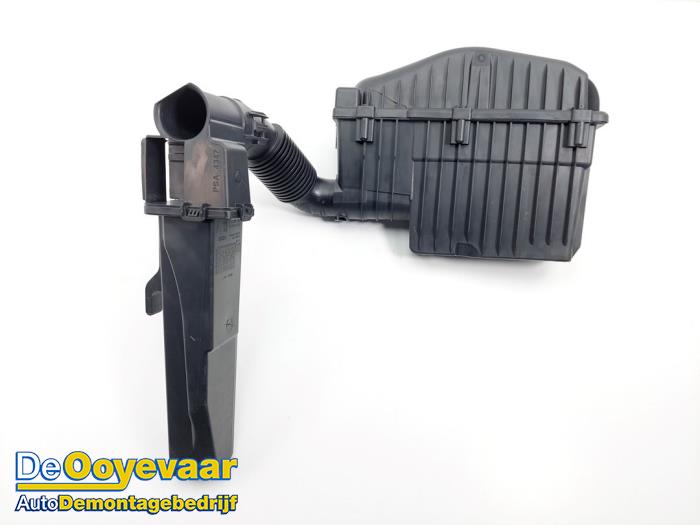Begagnade Luftfilterhus Peugeot 2008 (CU) 1.2 Vti 12V PureTech 82 Pris € 49,99 Marginaltabell erbjuds av Autodemontagebedrijf De Ooyevaar