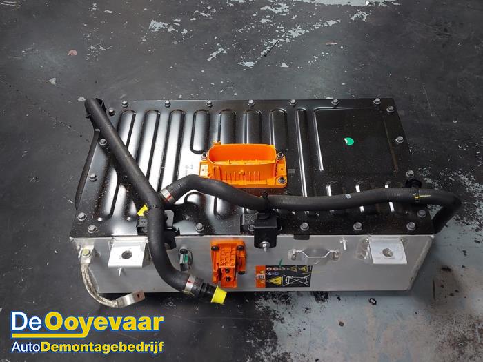 Używane Akumulator (Hybryda) Renault Captur II (RJB) 1.6 E-Tech 145 Cena € 999,99 Procedura marży oferowane przez Autodemontagebedrijf De Ooyevaar