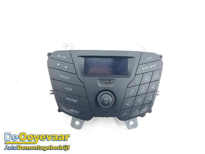 Używane Radio Ford Transit Custom 2.0 TDCi 16V Eco Blue 105 Cena € 59,99 Procedura marży oferowane przez Autodemontagebedrijf De Ooyevaar