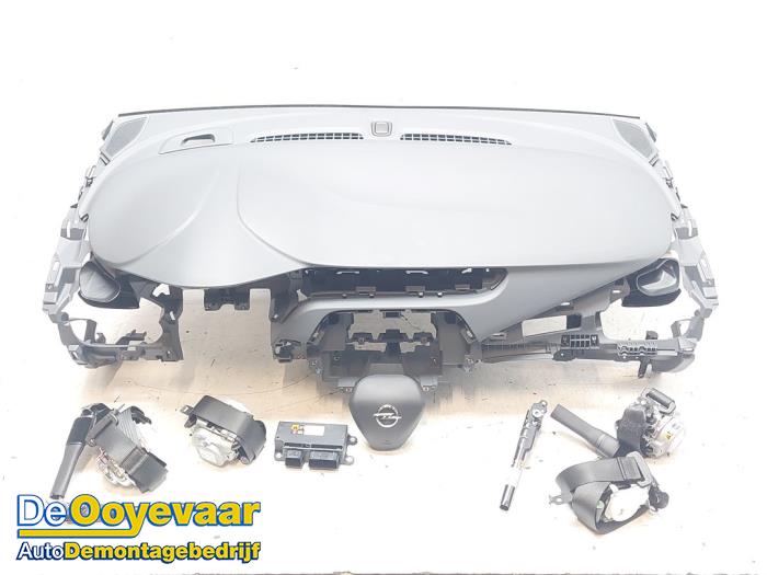 Begagnade Airbag set + instrumentbräda Opel Ampera-e Ampera-e Pris € 399,99 Marginaltabell erbjuds av Autodemontagebedrijf De Ooyevaar