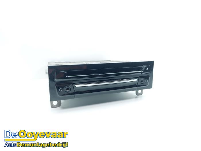 Używane Odtwarzacz DVD BMW X7 M50d xDrive 3.0 24V Cena € 399,99 Procedura marży oferowane przez Autodemontagebedrijf De Ooyevaar