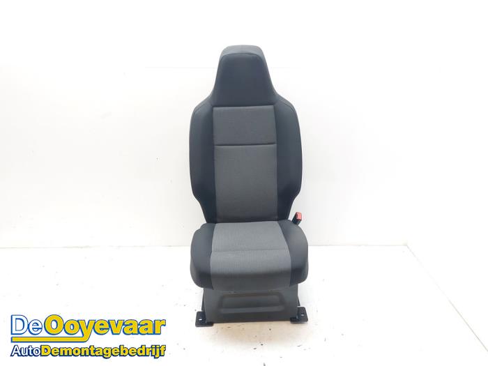 Używane Fotel prawy Opel Combo Cargo 1.5 CDTI 130 Cena € 99,99 Procedura marży oferowane przez Autodemontagebedrijf De Ooyevaar