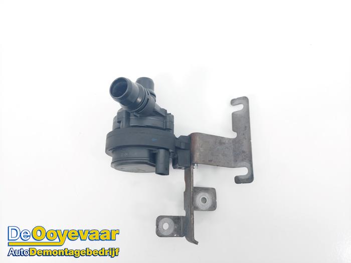 Begagnade Extra vattenpump DS Automobiles DS 4 1.6 16V E-Tense 225 Pris € 39,99 Marginaltabell erbjuds av Autodemontagebedrijf De Ooyevaar