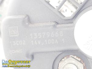 Dynamo d'un Opel Astra J Sports Tourer (PD8/PE8/PF8) 2.0 CDTI 16V 165 2013