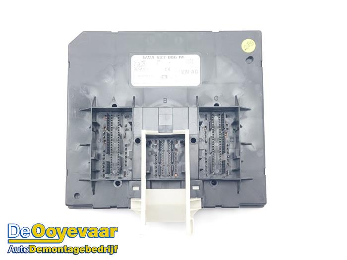 Used Body control computer Volkswagen Golf VIII (CD1) 1.0 TSI 12V Price € 199,99 Margin scheme offered by Autodemontagebedrijf De Ooyevaar