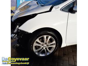 Begagnade Framskärm, vänster Kia Pro cee'd (JDB3) 1.4i 16V CVVT Pris € 175,00 Marginaltabell erbjuds av Autodemontagebedrijf De Ooyevaar
