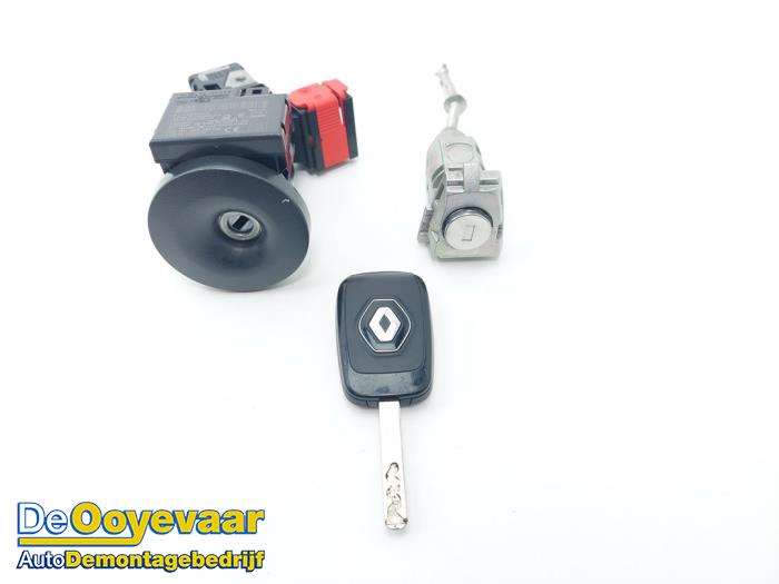 Używane Stacyjka + Kluczyk Renault Express 1.5 dCi 75 Cena € 49,99 Procedura marży oferowane przez Autodemontagebedrijf De Ooyevaar