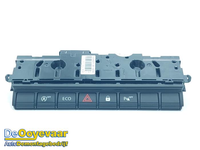 Usados Interruptor PDC Renault Express 1.5 dCi 75 Precio € 29,99 Norma de margen ofrecido por Autodemontagebedrijf De Ooyevaar