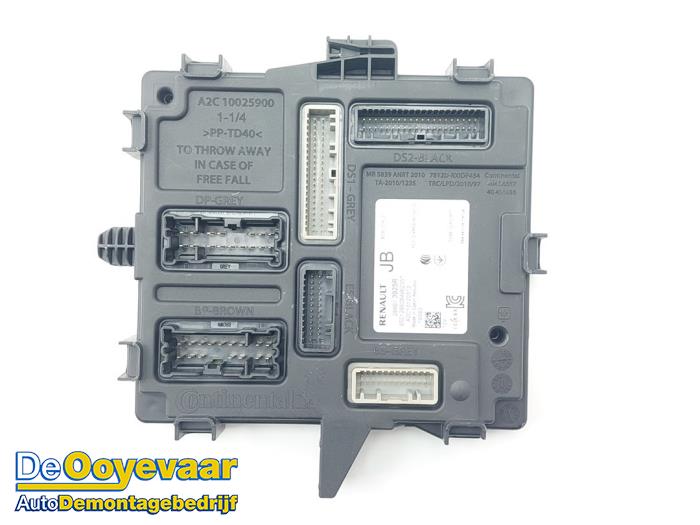 Used Body control computer Renault Zoé (AG) R135 Price € 79,99 Margin scheme offered by Autodemontagebedrijf De Ooyevaar