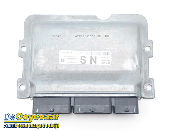 Used Engine management computer Renault Zoé (AG) R135 Price € 299,99 Margin scheme offered by Autodemontagebedrijf De Ooyevaar